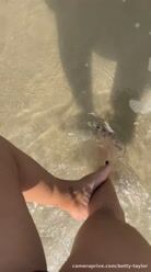 🇧🇷 Portuguese: A little piece of my beach day 🫣 Just a teaser… the full version is much…