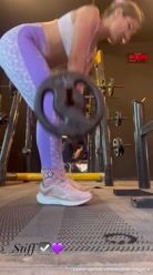 Amo treinar pois distrai minha mente de pensamentos estranhos #cameragirl