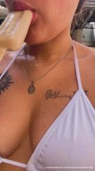 Sempre com a boca ocupada chupando alguma coisa 😈