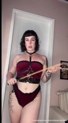 Apanharia dessa gostosa? Eu adoro usar o cane… alguém aí já experimentou? #fetiche 