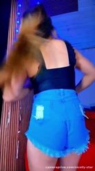 Take a look at my body, baby 😏 #Naughty