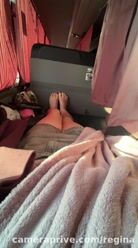 Você teve a sorte de escolher o assento ao meu lado. Cerca de quatrocentos quilômetros de viagem.…