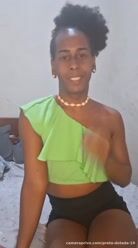 Sou a tentação que chega devagar e fica na memória. Presença marcante, atitude envolvente e uma…