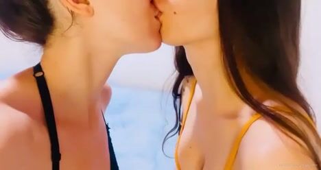 Beijinho gostoso com minha namoradinha Suzy 💋 #gostosa 😈