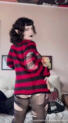 I look great in the big-bootied goth skin, don't I? 😅 You guys need to see my new video!