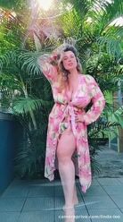 Good energy attracts good things. "Only positive vibes." 🩷