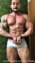 I'm now available for muscle work shows 😈🔥💪🏻