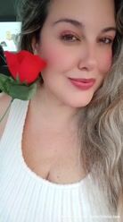 🌹 “Be like a rose: delicate in appearance and strong at your roots.” #blonde