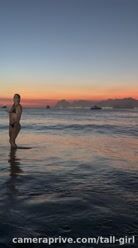 Vídeo de Tall Girl - em 18 de Fevereiro de 2026