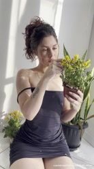 Fazendo uma limpeza.. não só nas plantinhas