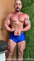 Good evening, you naughty ones! Come check out my new content on the fan club, admit it! 😈🔥🔥