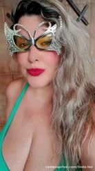 Wearing my butterfly mask for #carnaprive 🦋