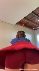 I don't think you can dance in a skirt in front of a fan ✍🏻