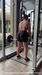 O treino era de posterior, mas quem se destacou foi as costinhas 😮‍💨 #gostosa